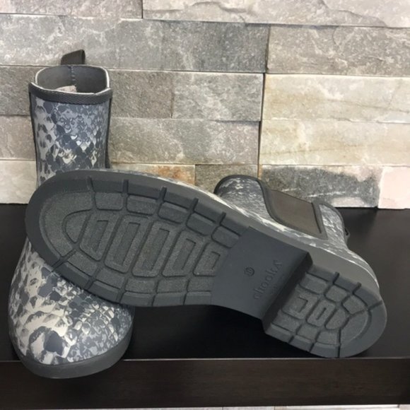 Chooka Eastlake Waterproof Chelsea Boot - Picture 9 of 9